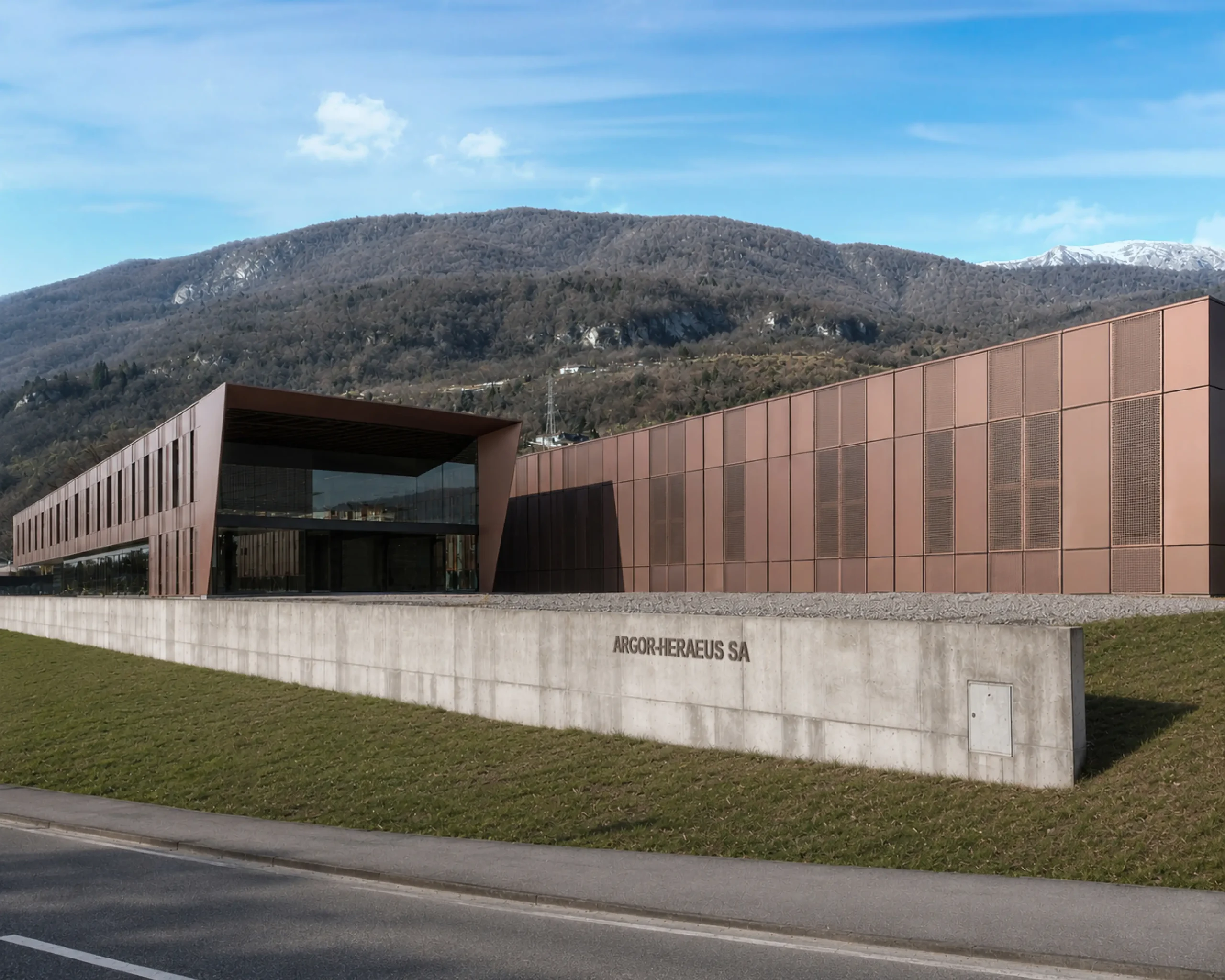 sabine-andrey-architetto-studio-lugano-progetto-industria-semilavorati-oro-argor-heraeus-hero